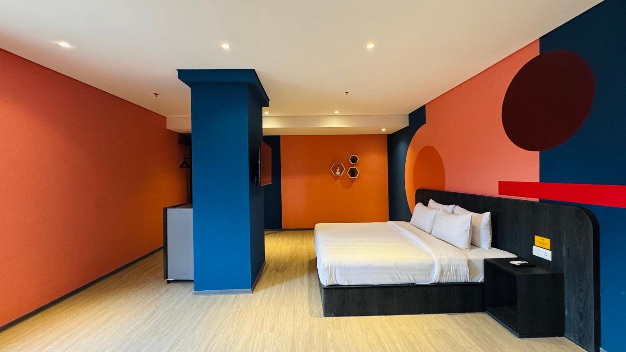 Yellow Bee Resort Cililitan Jakarta Exteriér fotografie