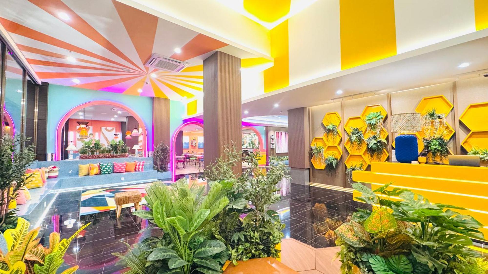 Yellow Bee Resort Cililitan Jakarta Exteriér fotografie